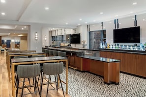 Lounge - Sheraton Suites Old Town Alexandria (Alexandria)