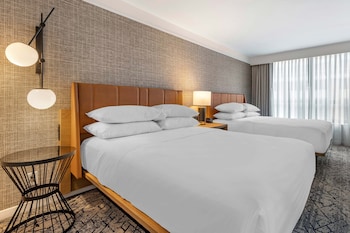 Club Suite, 1 Bedroom | 1 bedroom, hypo-allergenic bedding, in-room safe, desk at Sheraton Suites Old Town Alexandria