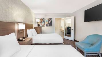 Standaard kamer, 2 tweepersoonsbedden, toegankelijk voor mindervaliden, niet-roken | Luxe beddengoed, een kluis op de kamer, een bureau