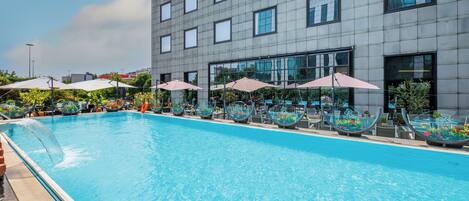 Seasonal outdoor pool, open 8:00 AM to 8:00 PM, sun loungers