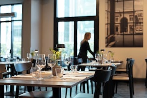 Ze serveren er ontbijt, lunch en diner 