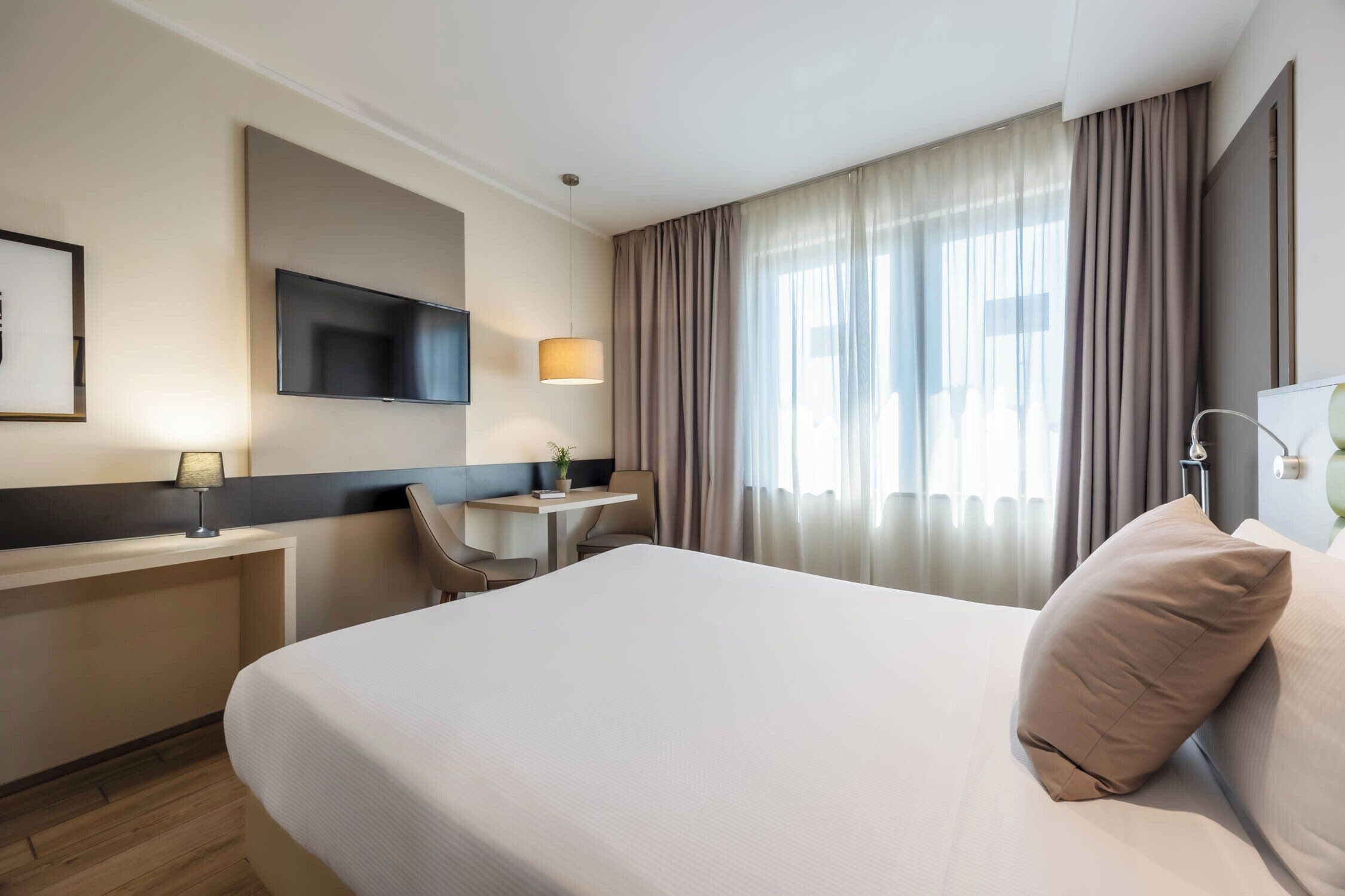 Standard Single Room | Premium bedding, down comforters, minibar, in-room safe