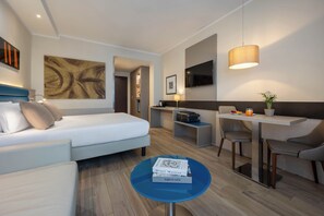 Standard Double Room (with sofa bed) | Premium bedding, down comforters, minibar, in-room safe - iH Hotels Milano Lorenteggio (Milan)