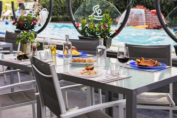 S'hi serveixen esmorzars, dinars, sopars i plats de cuina italiana 