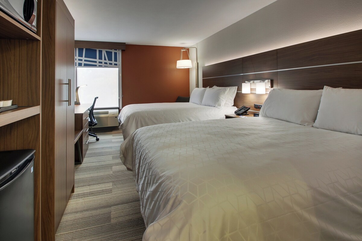 In-room safe, desk, iron/ironing board, free cots/infant beds