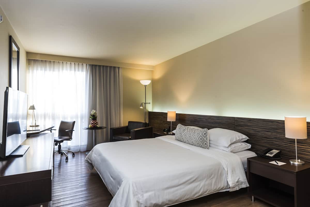 Minibar, in-room safe, desk, laptop workspace