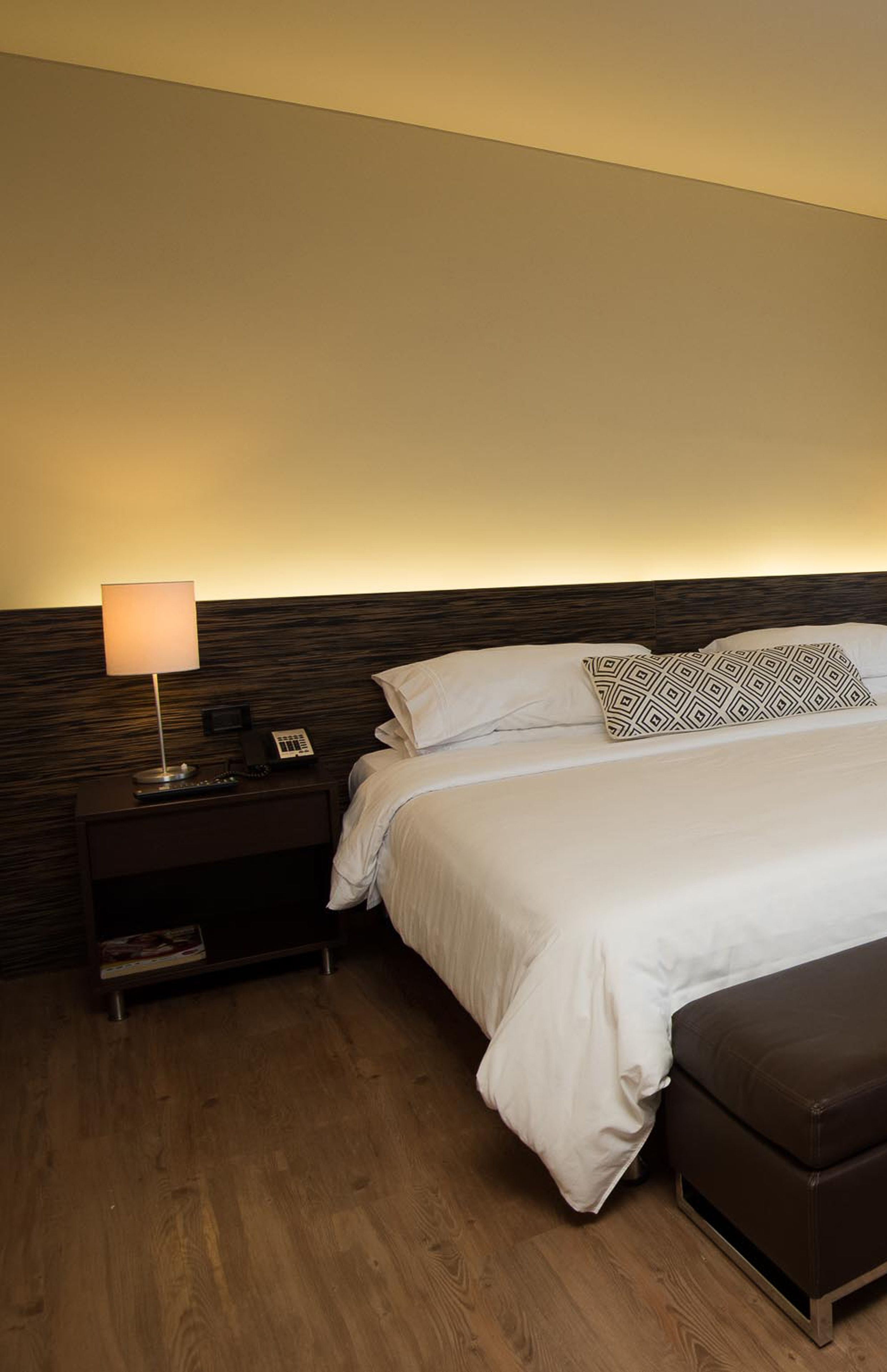 standard room | 1 bedroom, minibar, in-room safe, desk