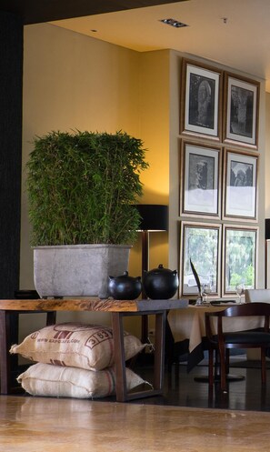 3 restaurants; breakfast, lunch, dinner, and brunch served - Movich Hotel de Pereira (Pereira)