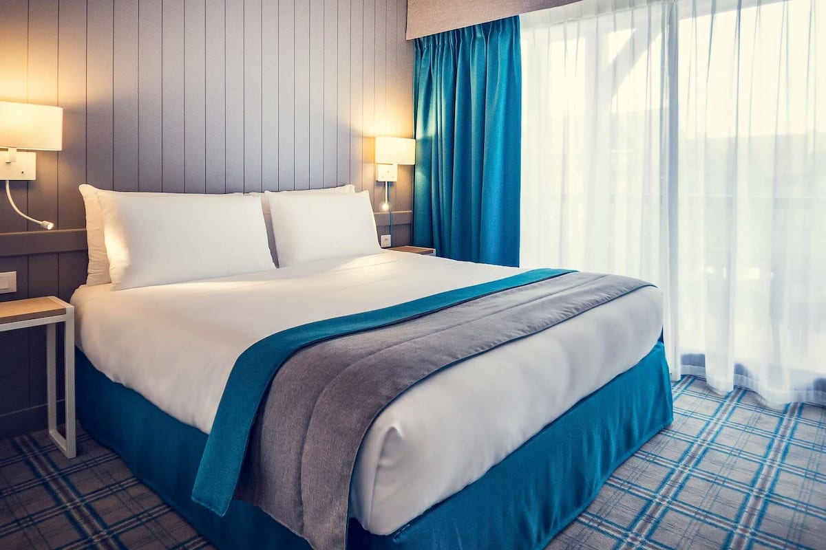 Classic Double Room, 1 Double Bed | Minibar, in-room safe, desk, blackout drapes