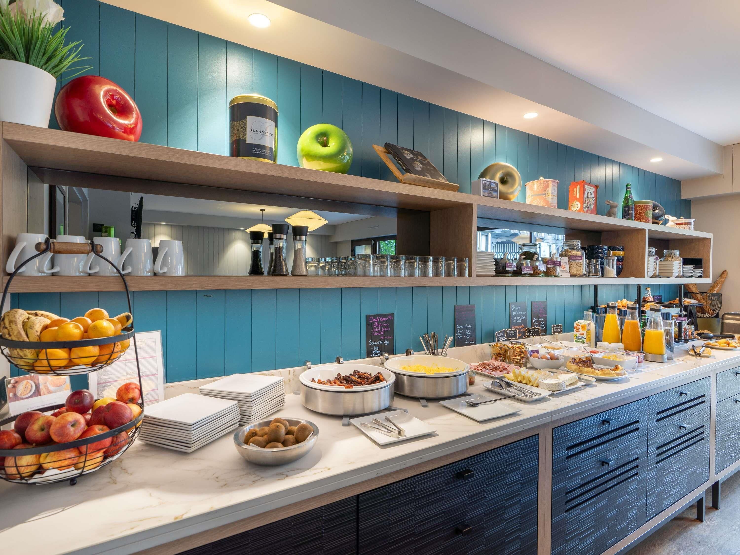 Daily continental breakfast for a fee