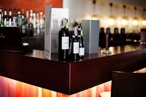 Bar (on property) - Mercure Deauville Centre (Deauville)