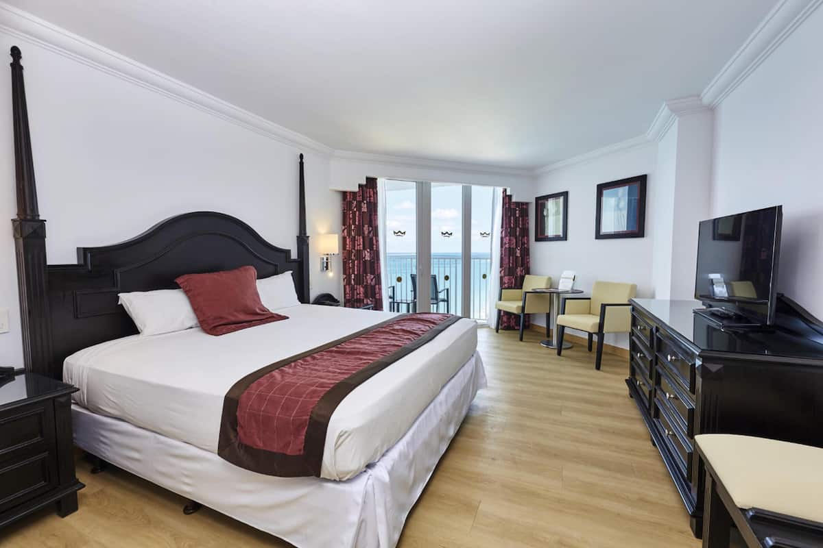 Minibar, in-room safe, laptop workspace, blackout drapes
