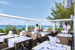 5 nhà hàng, phục vụ bữa sáng, bữa trưa, bữa tối, món Nhật Bản 