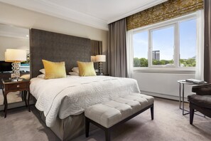 Superior Room, 1 King Bed