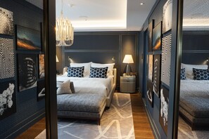 Minibar, värdeförvaringsskåp på rummet och individuell inredning