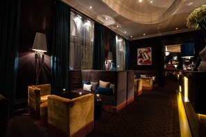 4 barer/lounger och lobbylounge