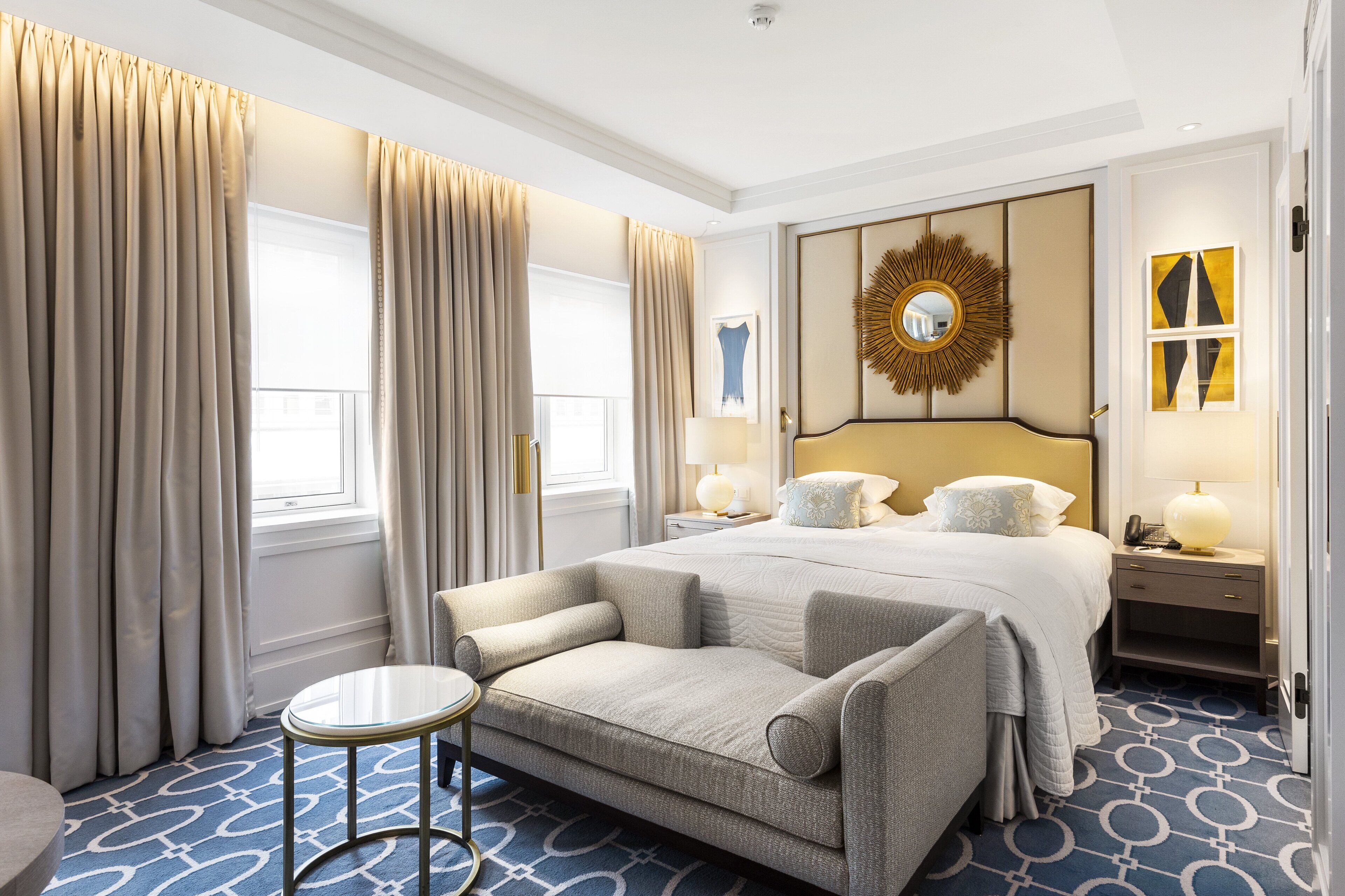 junior suite | minibar, in-room safe, individually decorated, desk