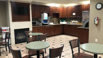 Free daily buffet breakfast