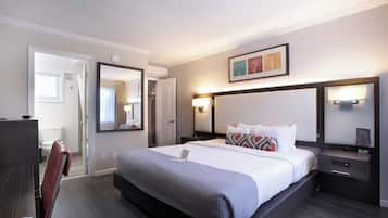 豪華客房, 1 張特大雙人床, 浴缸 (Non Smoking 1 King Room) | 高級寢具、客房內保險箱、書桌、熨斗/熨衣板