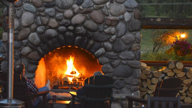 Terrace/patio - Buck's T-4 Lodge (Gallatin Gateway)
