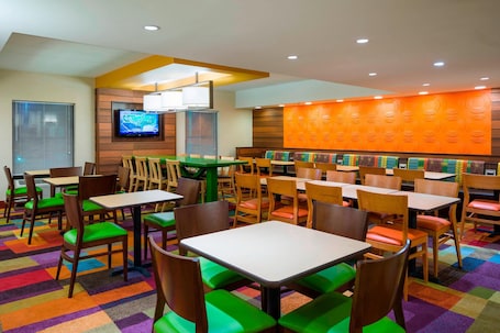 Free daily full breakfast. Fairfield Inn By Marriott Laurel