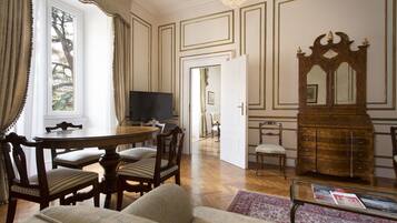 Coffres-forts dans les chambres, bureau, rideaux occultants