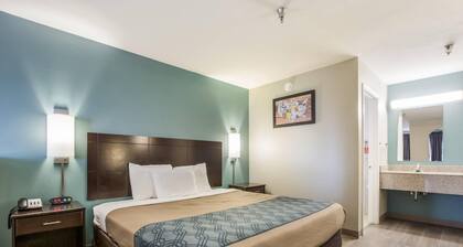Econo Lodge Inn & Suites Brooks - Louisville South