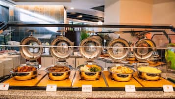 供應早餐、午餐和晚餐,古巴料理