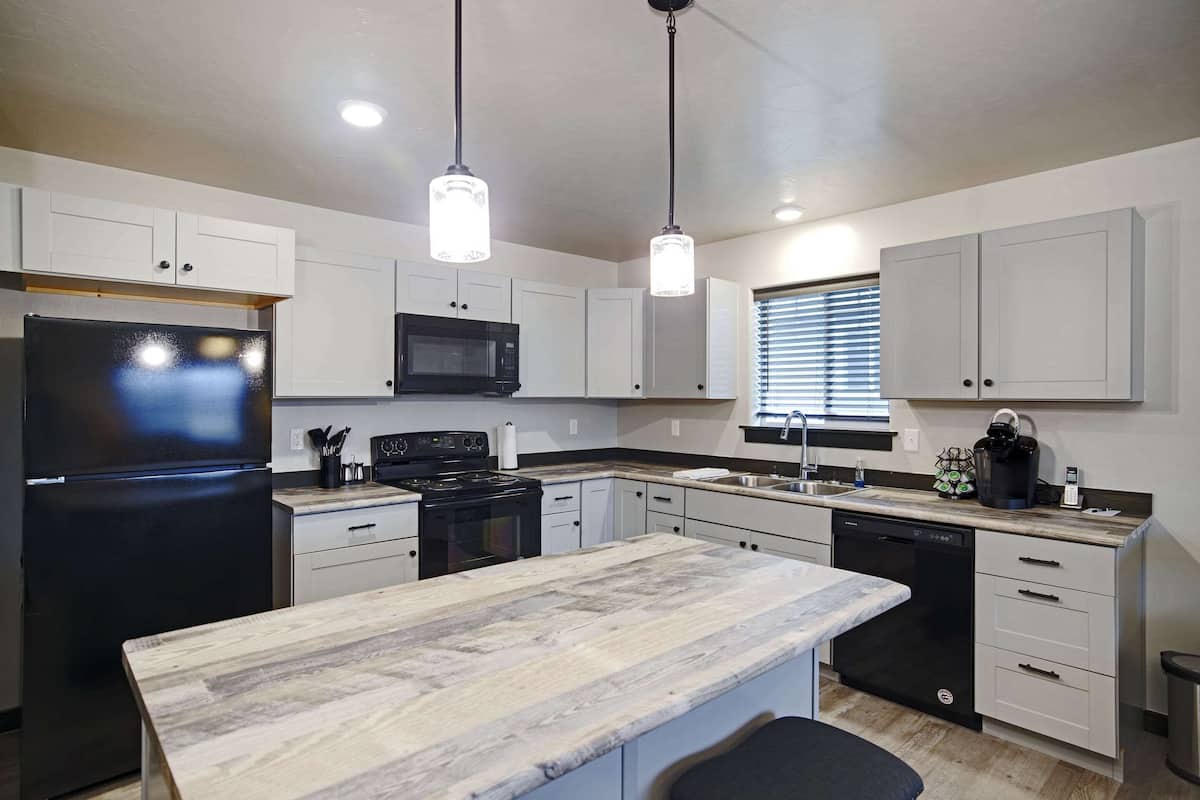 suite, multiple beds, non smoking (upgrade) | premium bedding, in-room safe, desk, blackout curtains