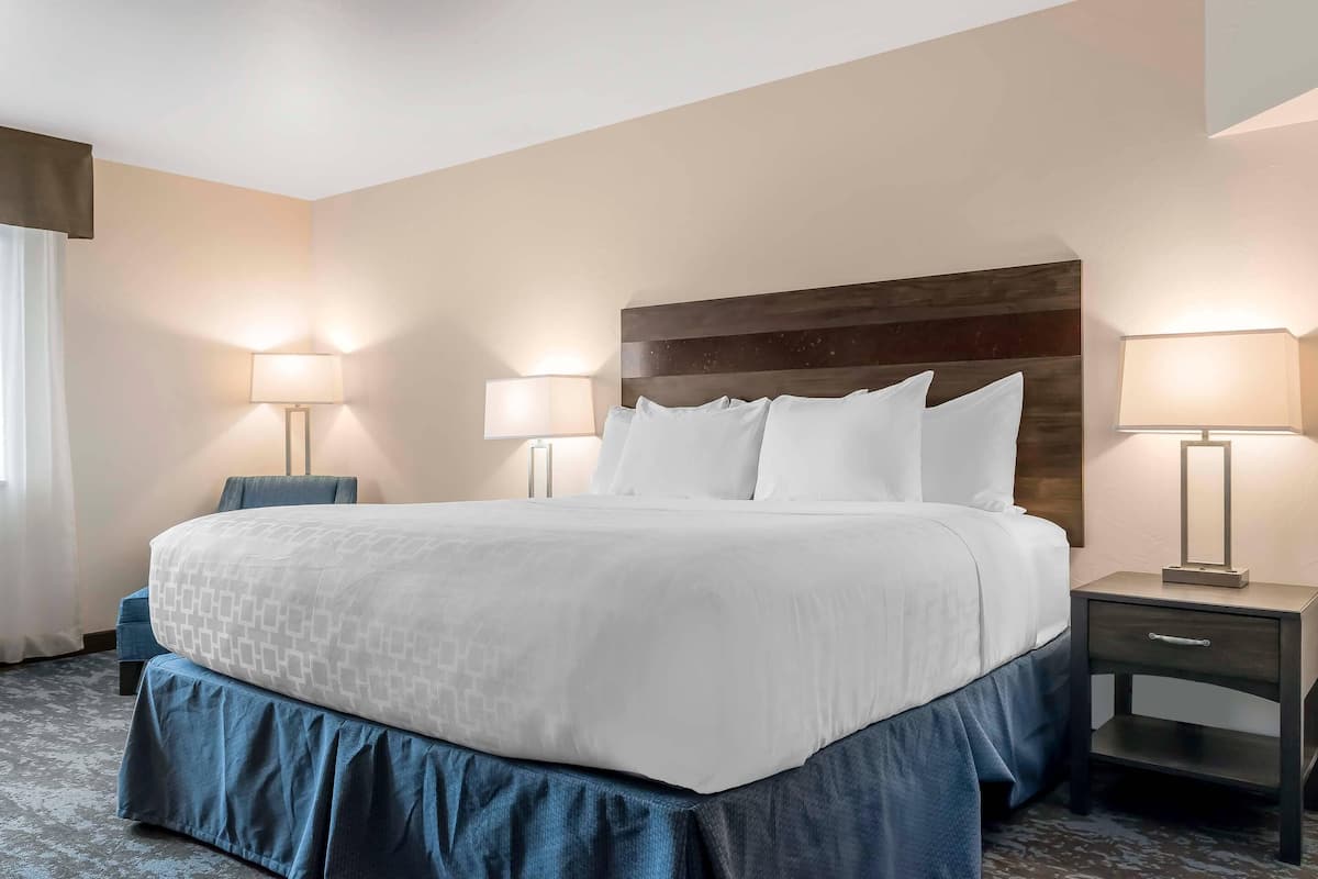 Luxe beddengoed, een kluis op de kamer, een bureau