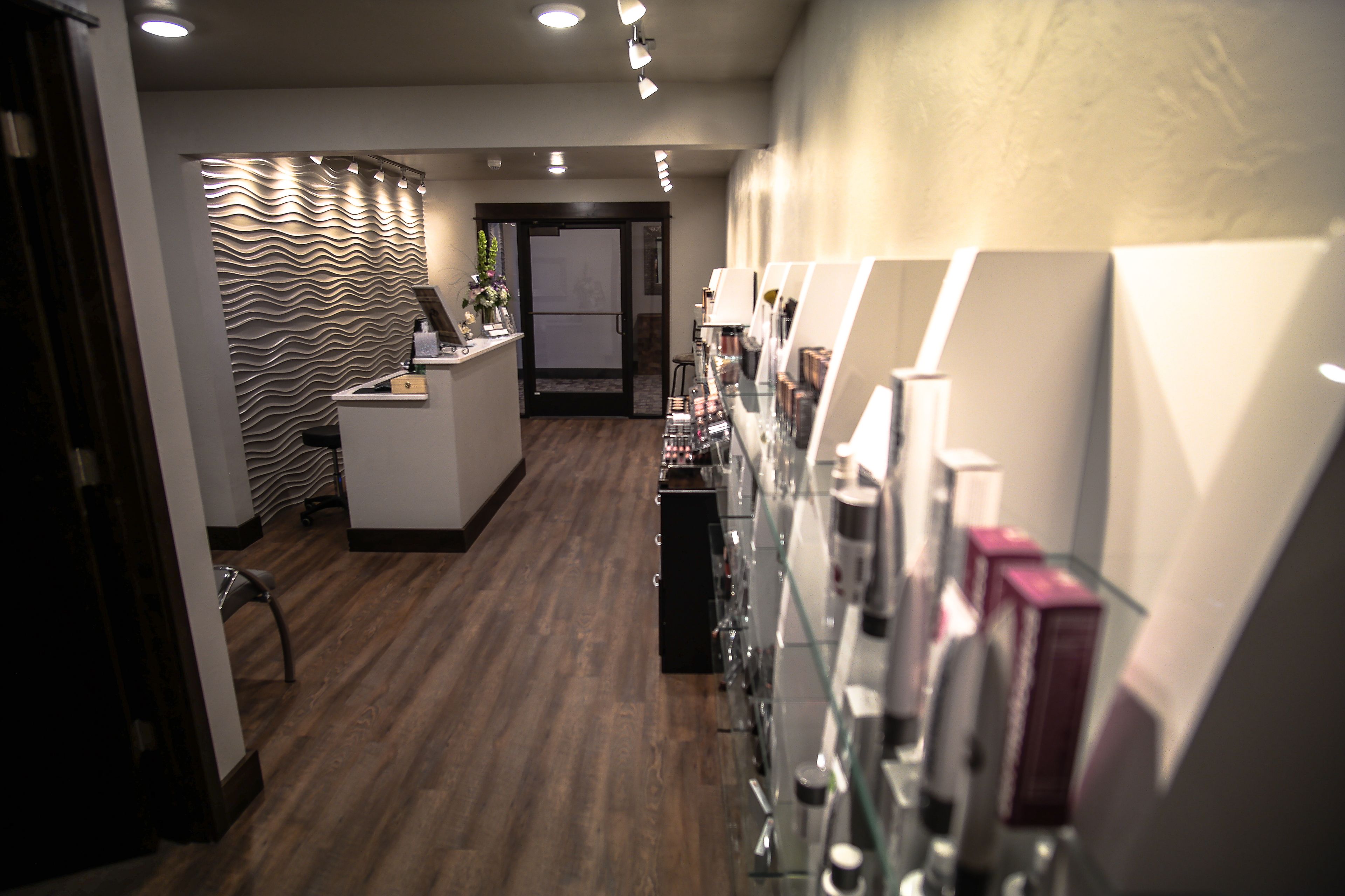 body treatments, hydrotherapy, hot stone massages, deep-tissue massages