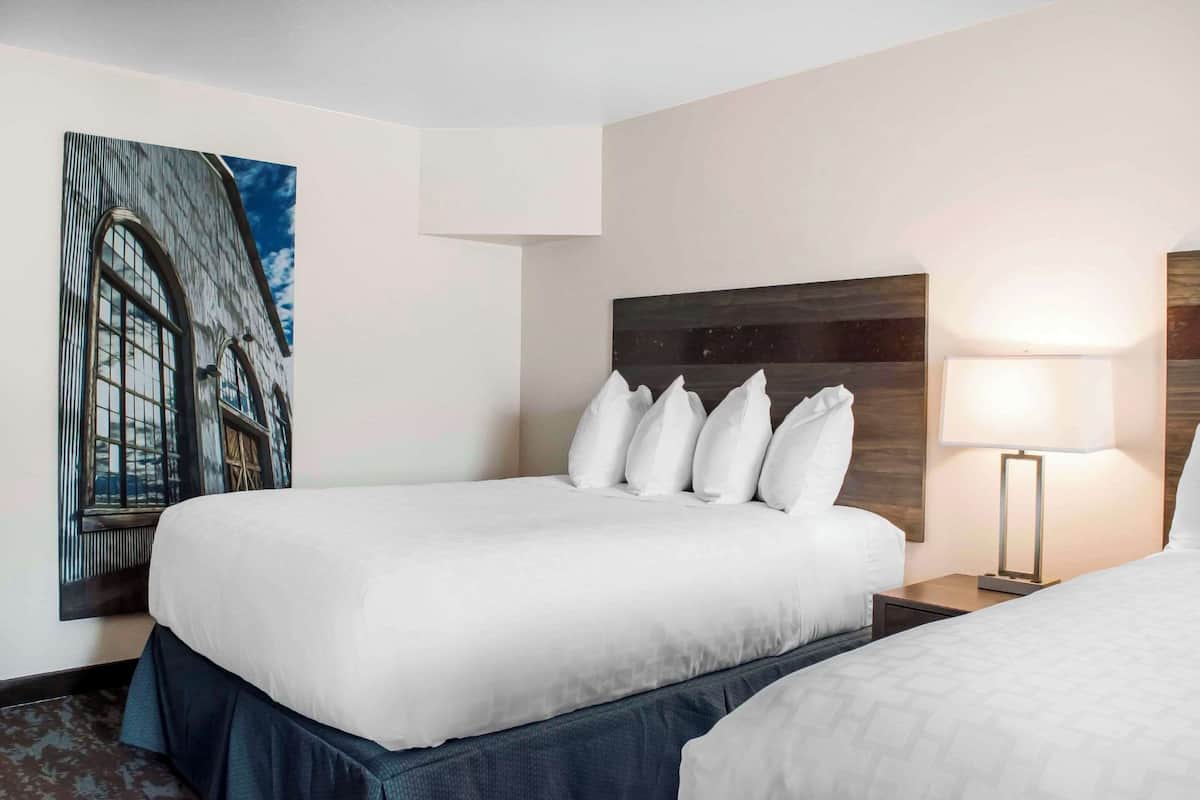 premium bedding, in-room safe, desk, blackout curtains