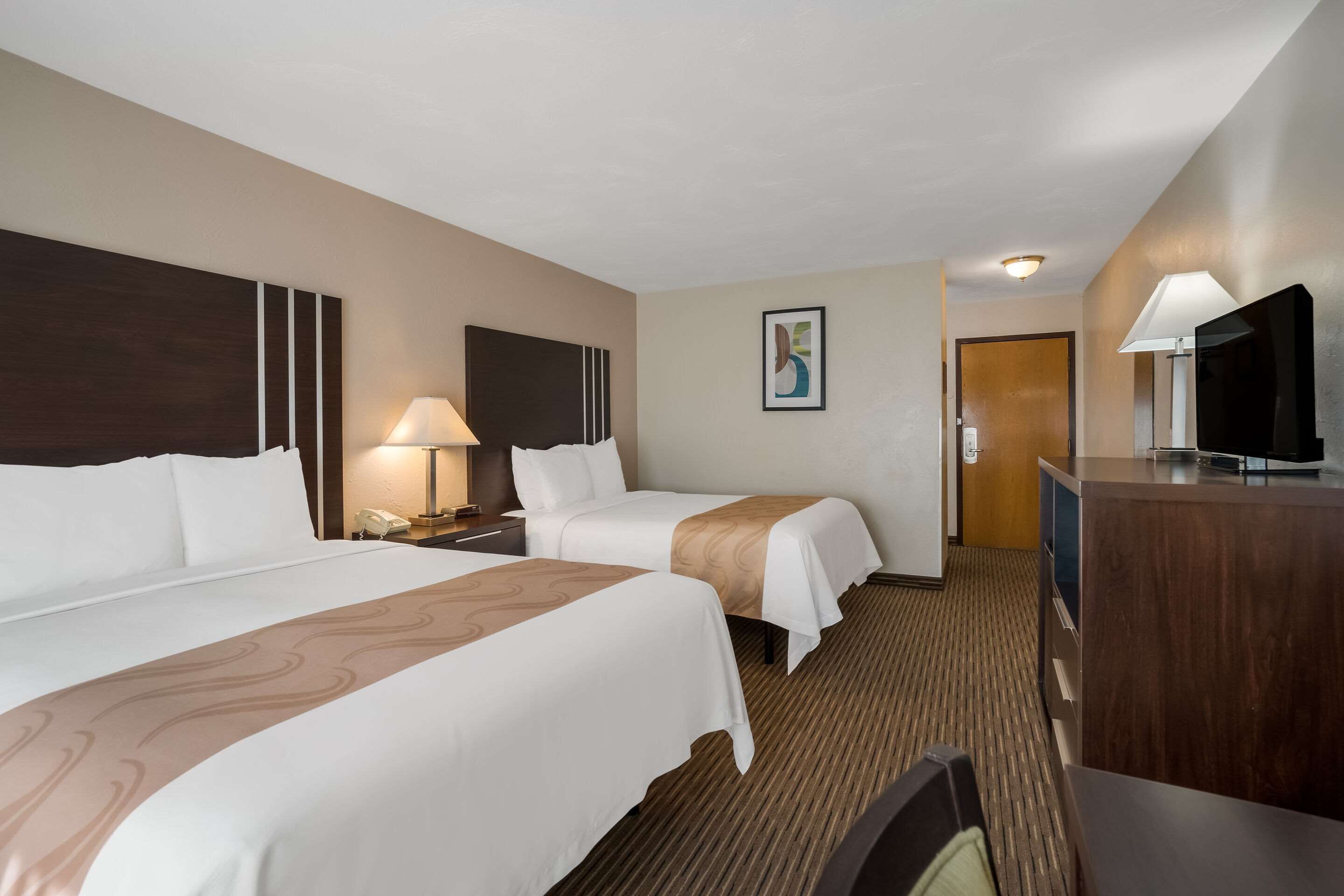 Iron/ironing board, free WiFi, bed sheets