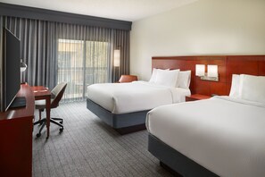 Premium bedding, desk, laptop workspace, iron/ironing board - Courtyard by Marriott Charlottesville (Charlottesville)