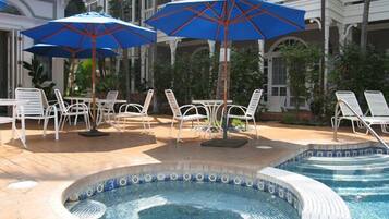 Bañera de hidromasaje exterior