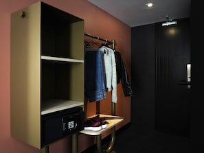 2 Schlafzimmer, hochwertige Bettwaren, Zimmersafe