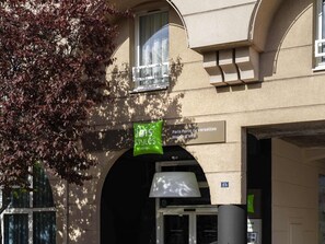 Exterior - ibis Styles Paris Porte de Versailles - Mairie d'Issy (Issy-les-Moulineaux)