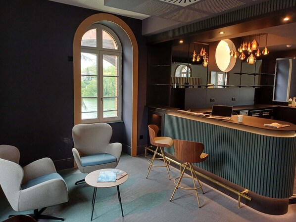 Bar (on property) - Mercure Albi Rives du Tarn (Albi)
