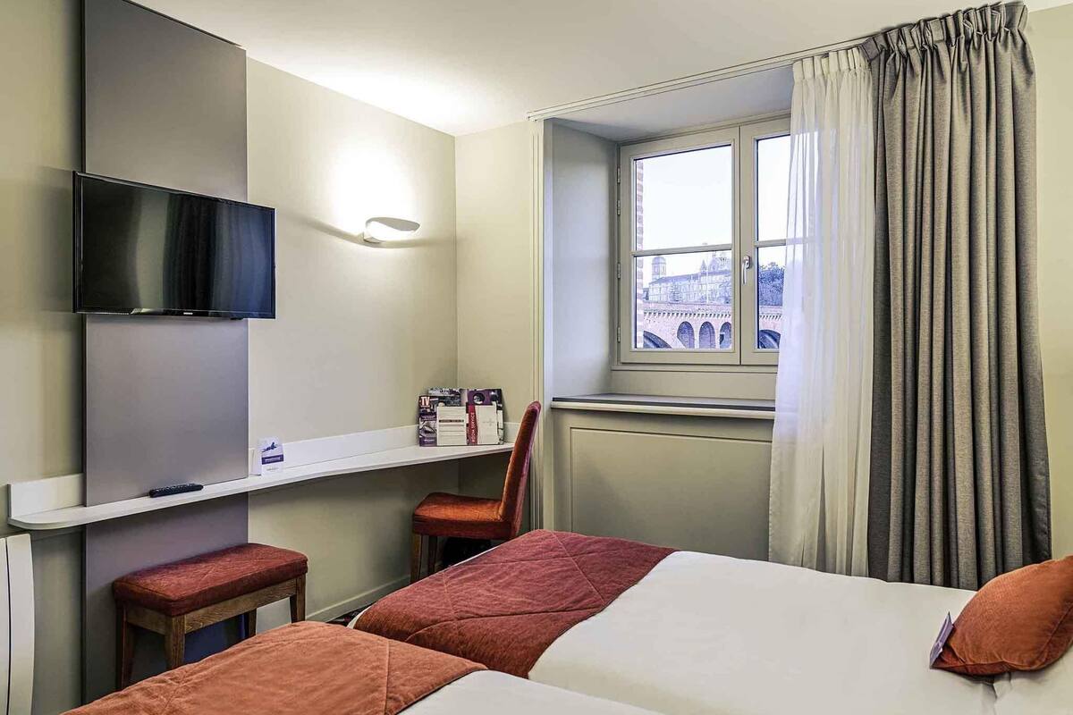 minibar, desk, blackout curtains, soundproofing