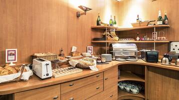 Daily buffet breakfast (EUR 17 per person)