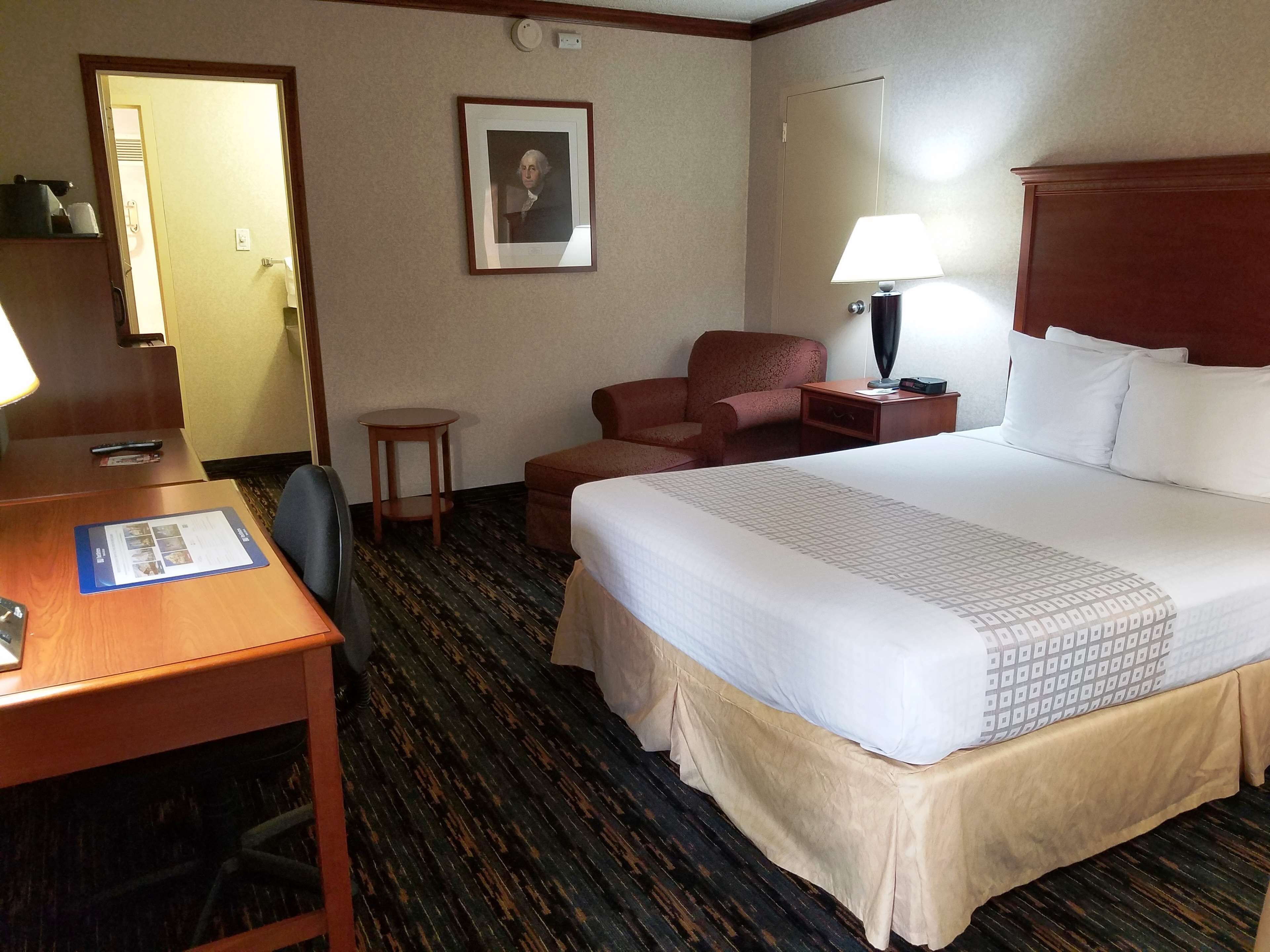 standard room, 1 double bed, non smoking, refrigerator & microwave | 1 bedroom, desk, laptop workspace, blackout curtains