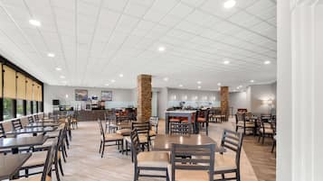 Desayuno completo incluido todos los días