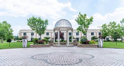 Clarion Inn Elmhurst - Oak Brook near I-88, I-290, I-294