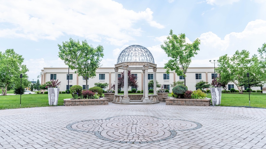 Clarion Inn Elmhurst - Oak Brook near I-88, I-290, I-294