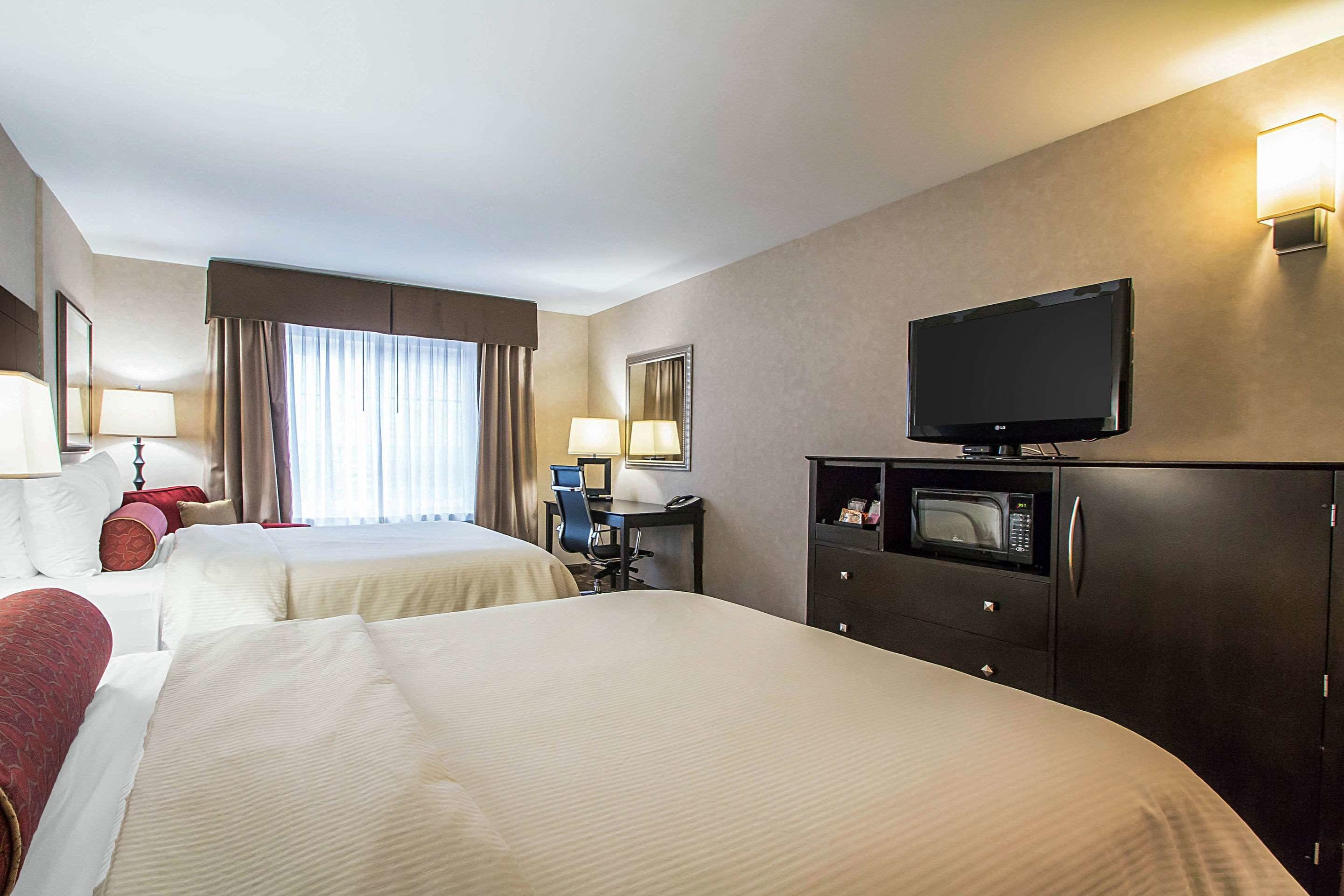 Foto - Clarion Inn Elmhurst - Oak Brook near I-88, I-290, I-294