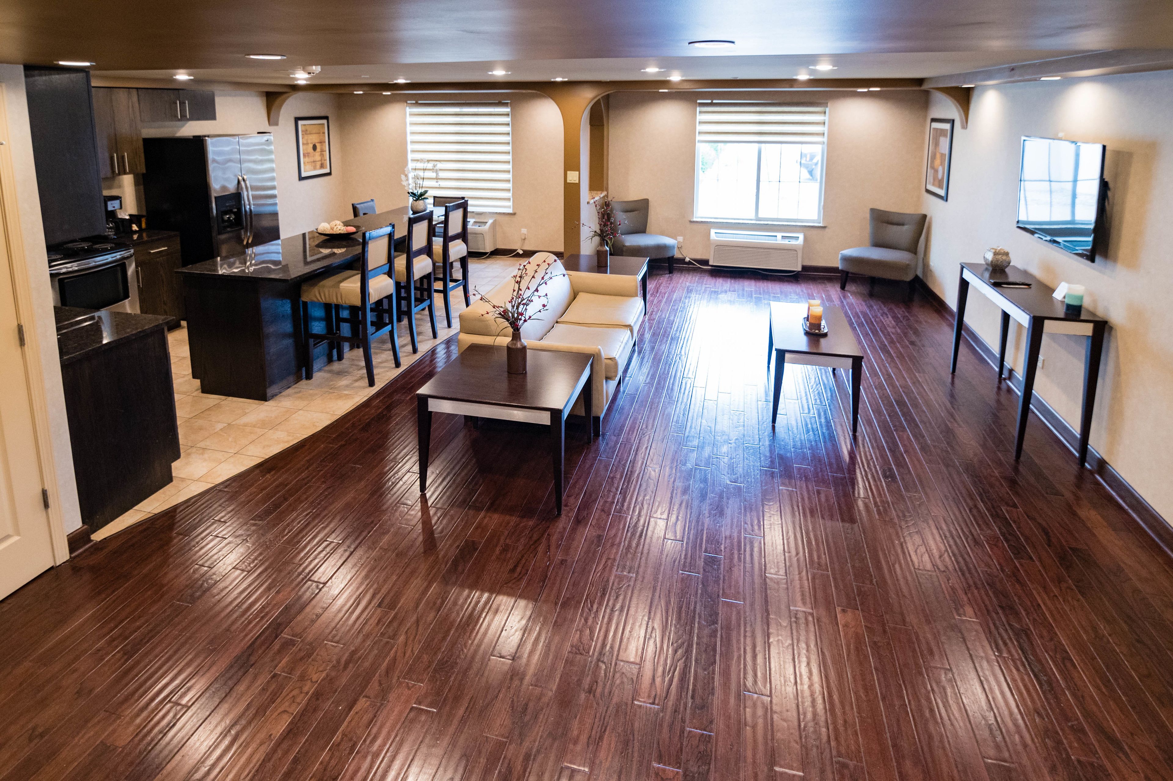 Photo - Clarion Inn Elmhurst - Oak Brook near I-88, I-290, I-294