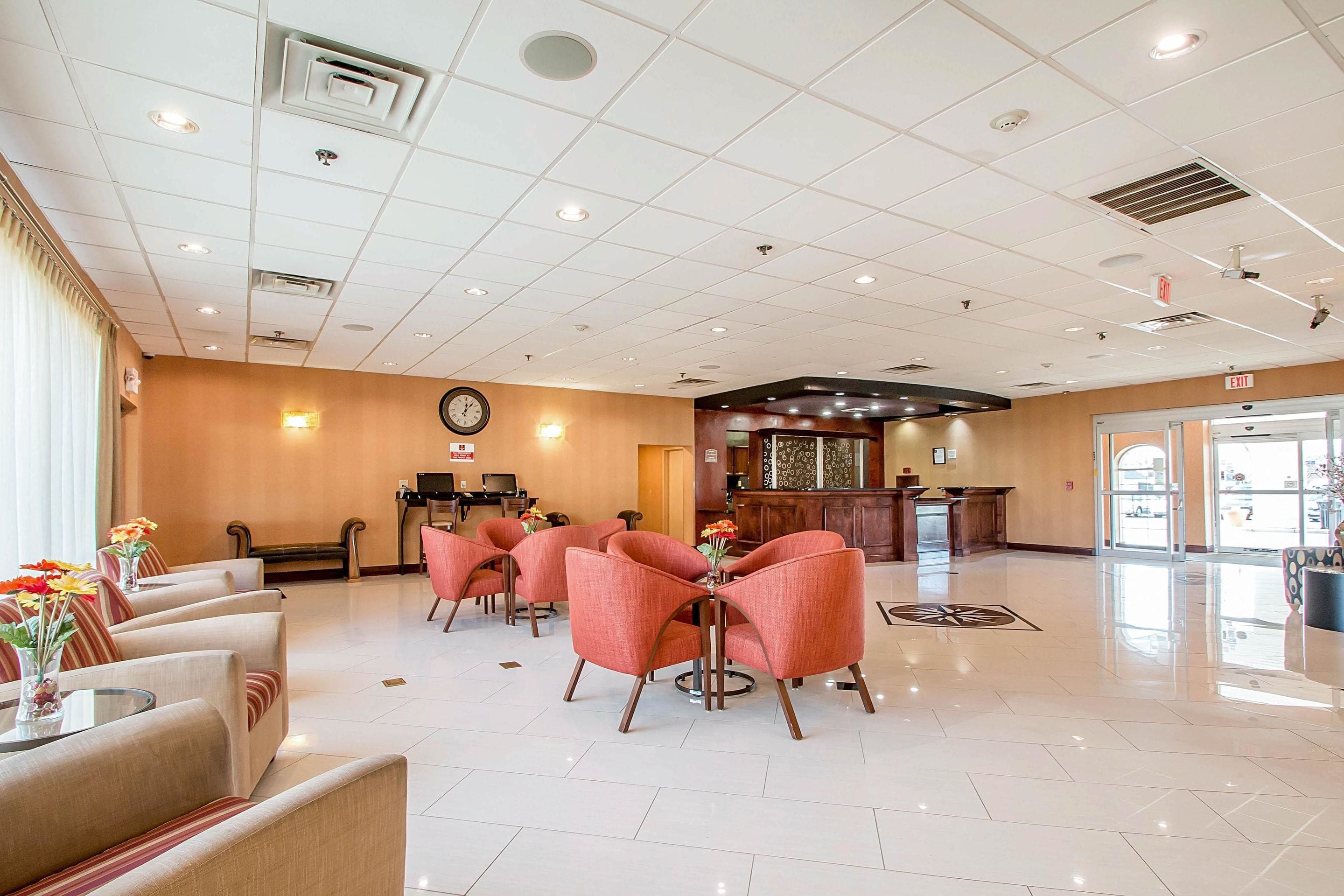 Foto - Clarion Inn Elmhurst - Oak Brook near I-88, I-290, I-294