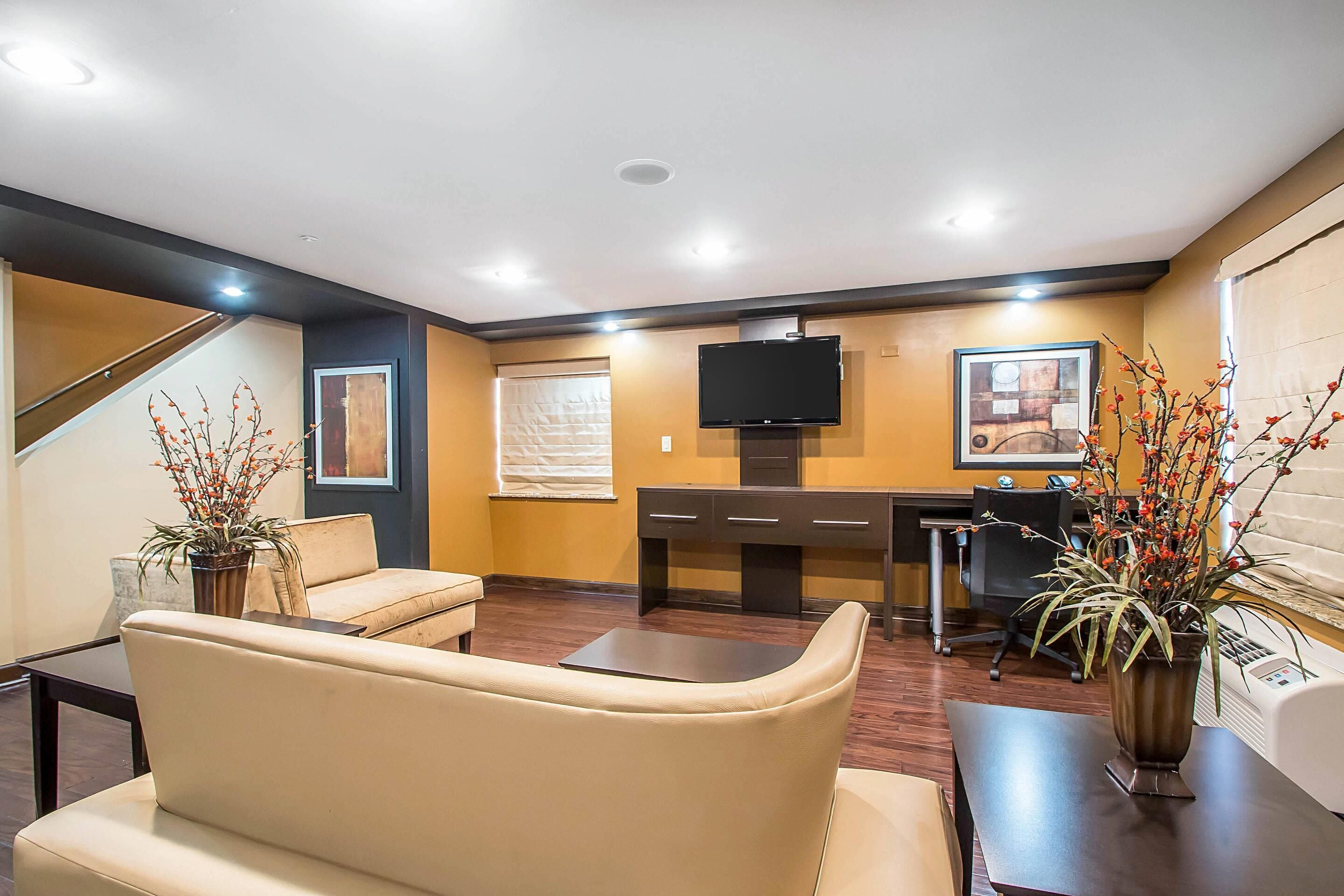 Foto - Clarion Inn Elmhurst - Oak Brook near I-88, I-290, I-294