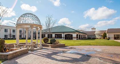 Clarion Inn Elmhurst - Oak Brook near I-88, I-290, I-294