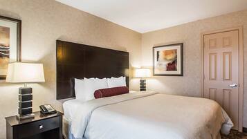 Standard Room, 1 King Bed, Non Smoking | Desk, iron/ironing board, free cots/infant beds, rollaway beds